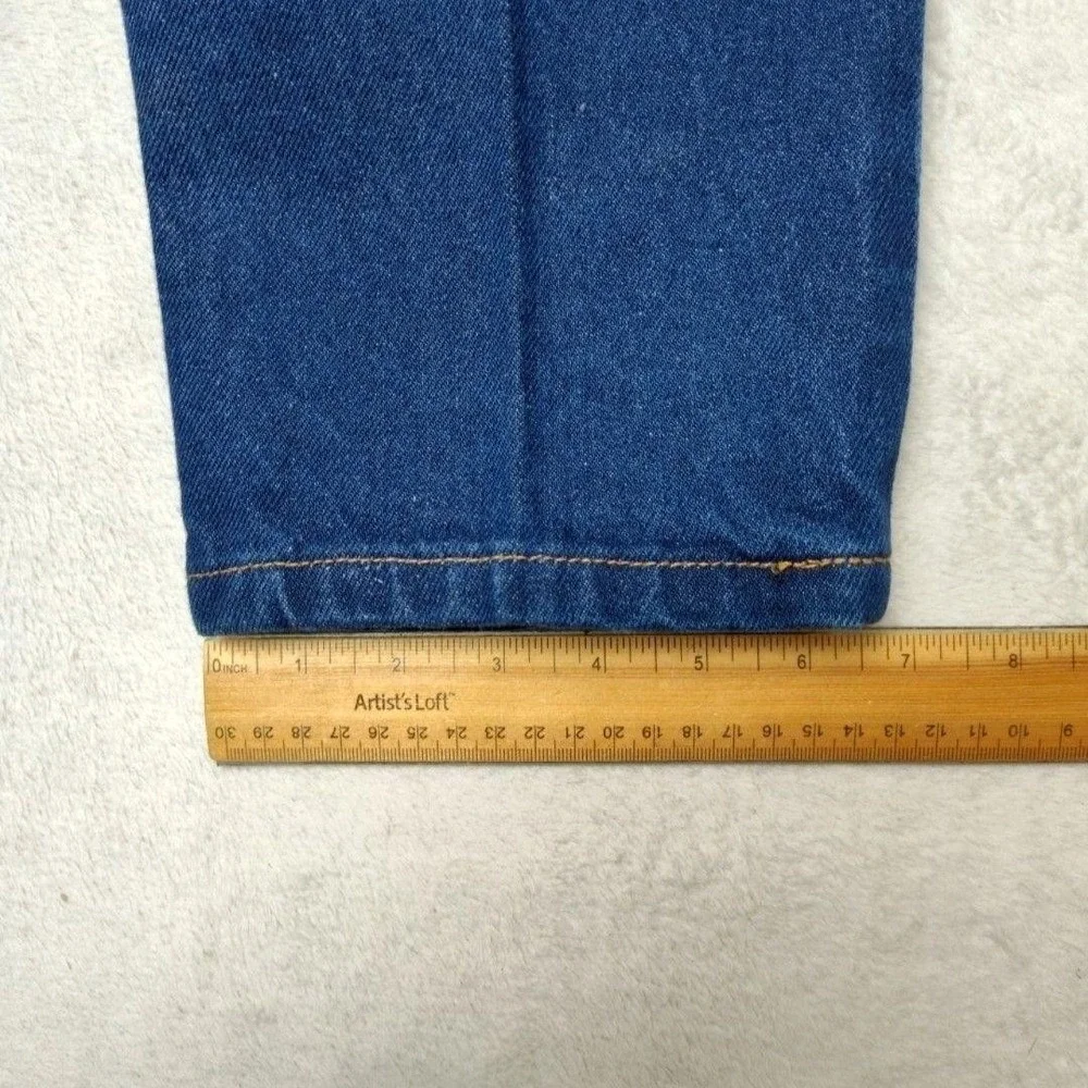 Vintage Levis Jeans Mens 28x33 Blue Straight Dark Denim 5-Pocket Relaxed Fit USA